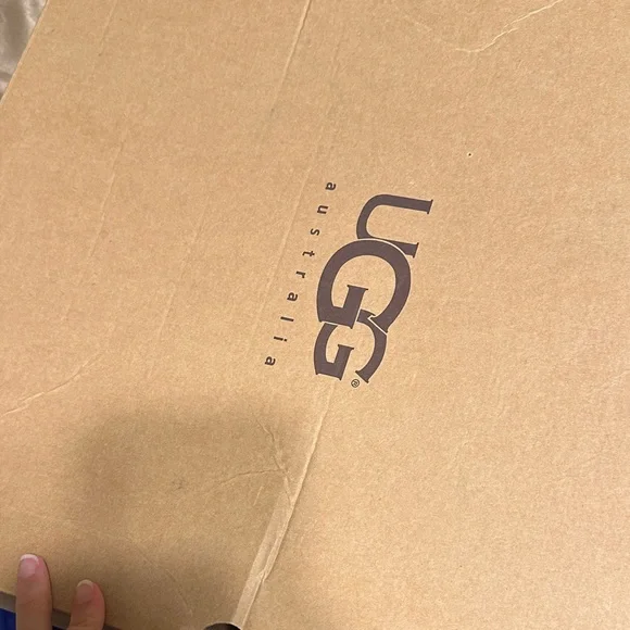 UGG Classic Chestnut Boots - Picture 11 of 11